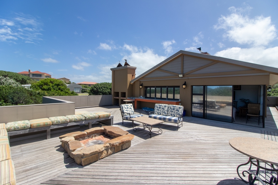 9 Bedroom Property for Sale in West Bank Eastern Cape